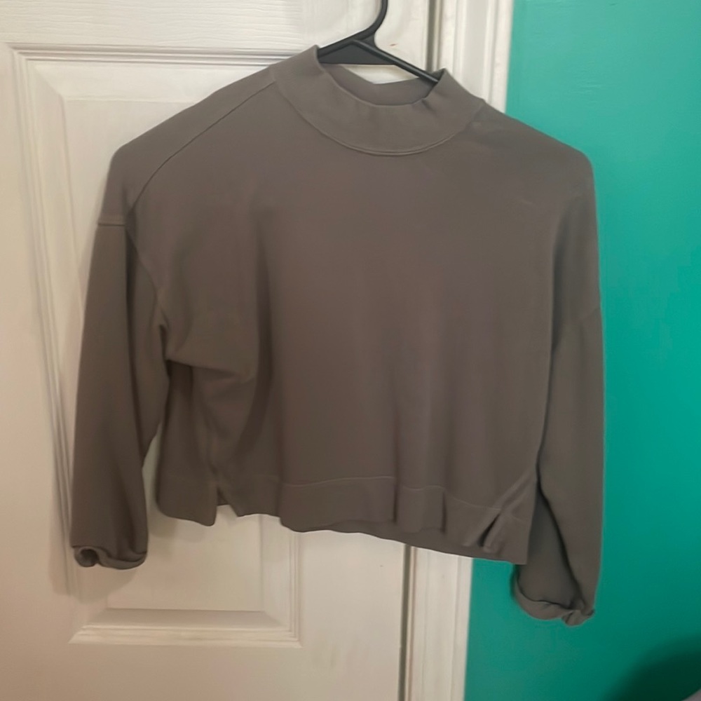 Gray/green cropped sweater